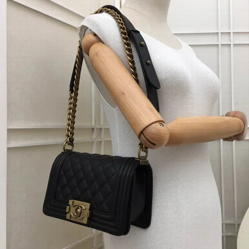 11 Chanel Le Boy Flap Bag Medium Women Luxury Quilted Leather