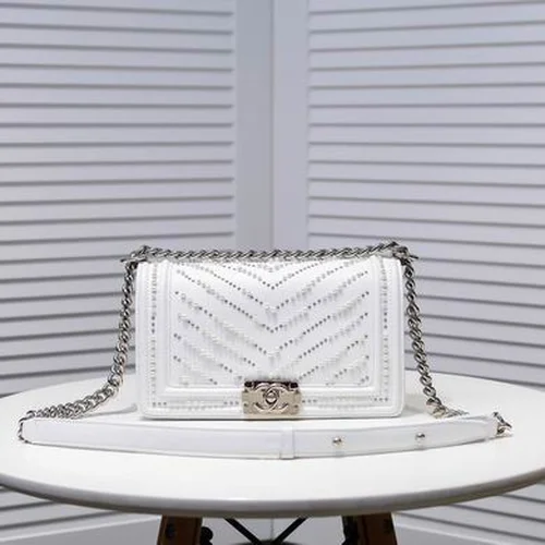 11 Chanel Le Boy Flap Bag Medium Women Luxury Quilted Leather