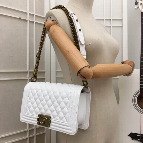 11 Chanel Le Boy Flap Bag Medium Women Luxury Quilted Leather