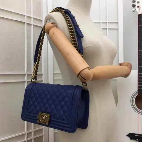 11 Chanel Le Boy Flap Bag Medium Women Luxury Quilted Leather