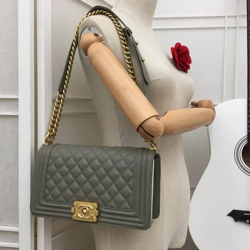 11 Chanel Le Boy Flap Bag Medium Women Luxury Quilted Leather