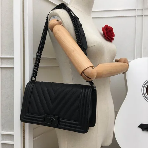 11 Chanel Le Boy Flap Bag Medium Women Luxury Quilted Leather