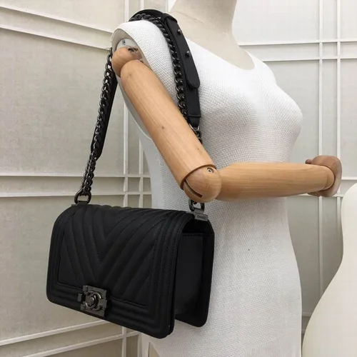 11 Chanel Le Boy Flap Bag Medium Women Luxury Quilted Leather