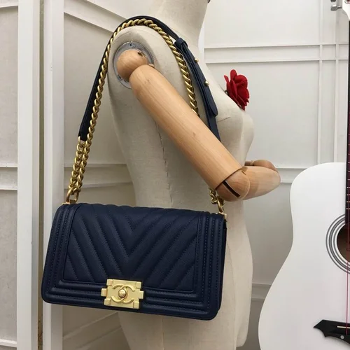 11 Chanel Le Boy Flap Bag Medium Women Luxury Quilted Leather