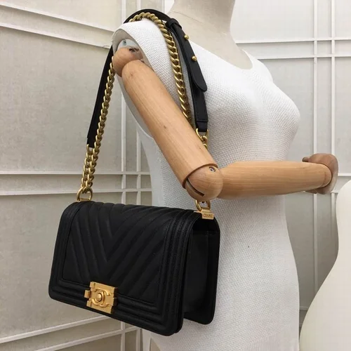 11 Chanel Le Boy Flap Bag Medium Women Luxury Quilted Leather