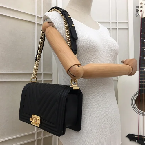 11 Chanel Le Boy Flap Bag Medium Women Luxury Quilted Leather