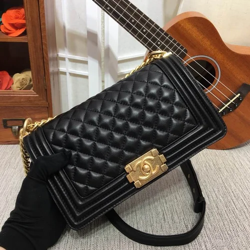 11 Chanel Le Boy Flap Bag Medium Women Luxury Quilted Leather