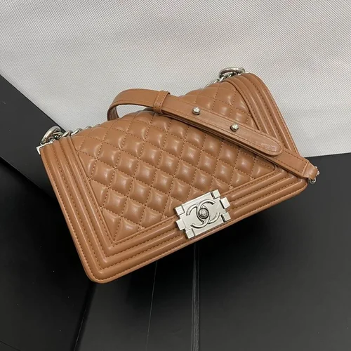 11 Chanel Le Boy Flap Bag Medium Women Luxury Quilted Leather