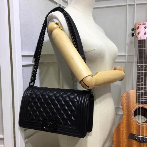 11 Chanel Le Boy Flap Bag Medium Women Luxury Quilted Leather