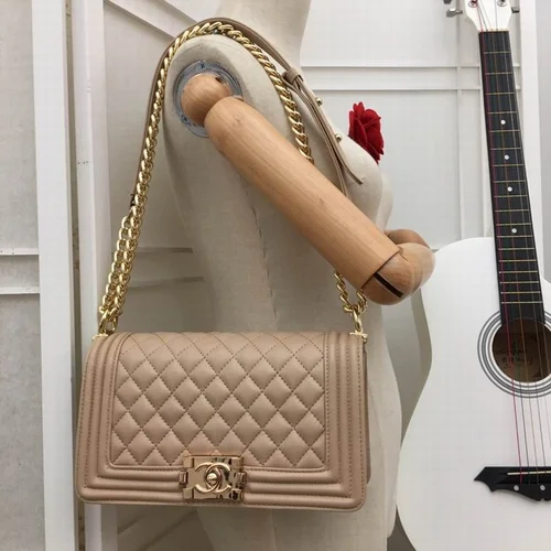 11 Chanel Le Boy Flap Bag Medium Women Luxury Quilted Leather