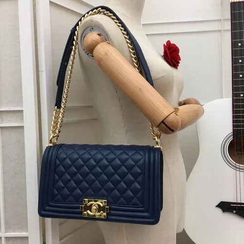 11 Chanel Le Boy Flap Bag Medium Women Luxury Quilted Leather