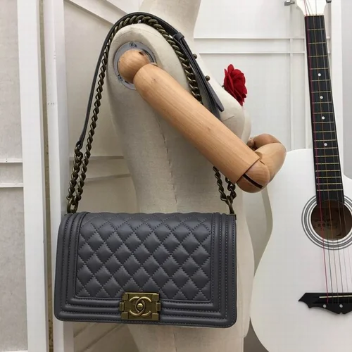 11 Chanel Le Boy Flap Bag Medium Women Luxury Quilted Leather