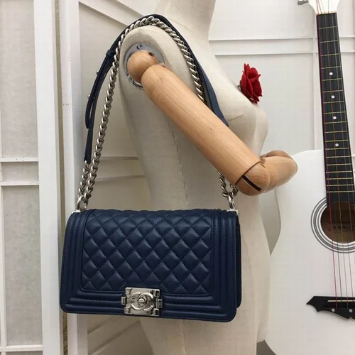 11 Chanel Le Boy Flap Bag Medium Women Luxury Quilted Leather