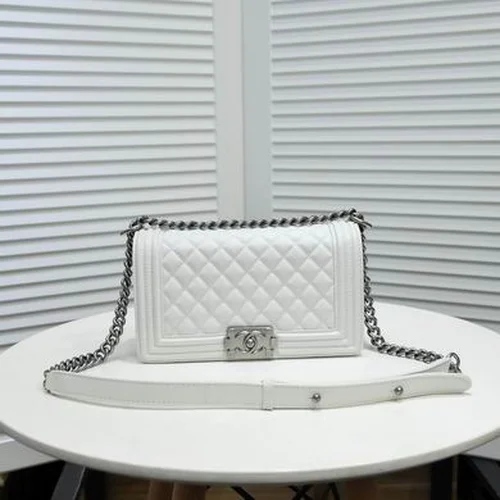 11 Chanel Le Boy Flap Bag Medium Women Luxury Quilted Leather