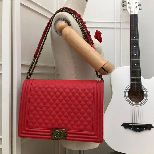 11 Chanel Le Boy Flap Bag Medium Women Luxury Quilted Leather