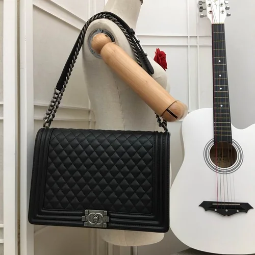 11 Chanel Le Boy Flap Bag Medium Women Luxury Quilted Leather