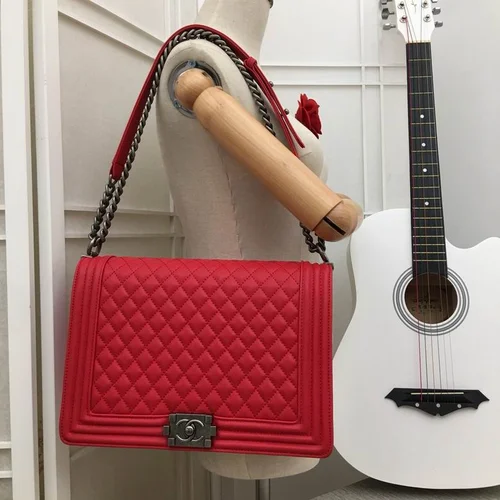 11 Chanel Le Boy Flap Bag Medium Women Luxury Quilted Leather