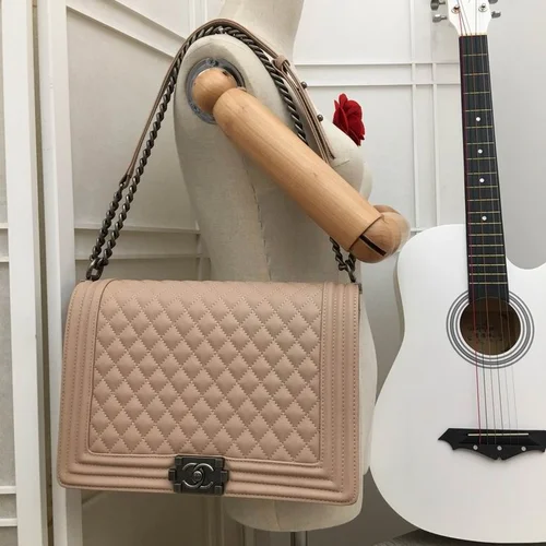 11 Chanel Le Boy Flap Bag Medium Women Luxury Quilted Leather