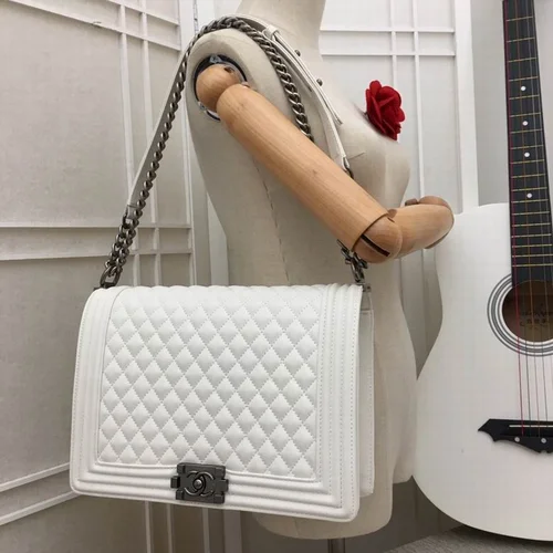 11 Chanel Le Boy Flap Bag Medium Women Luxury Quilted Leather