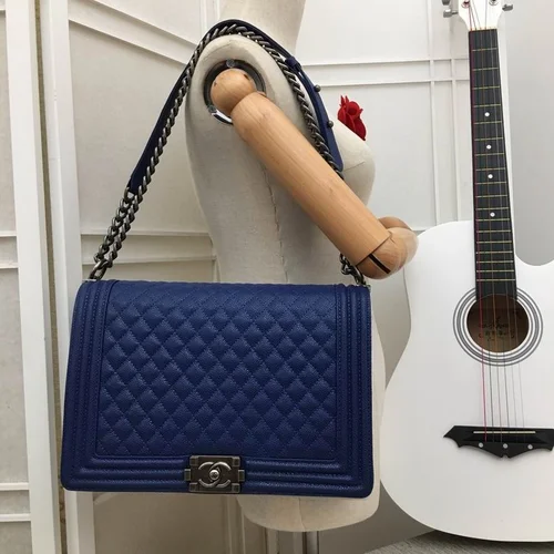 11 Chanel Le Boy Flap Bag Medium Women Luxury Quilted Leather