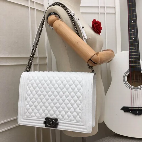 11 Chanel Le Boy Flap Bag Medium Women Luxury Quilted Leather