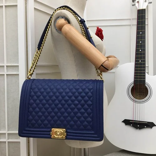 11 Chanel Le Boy Flap Bag Medium Women Luxury Quilted Leather