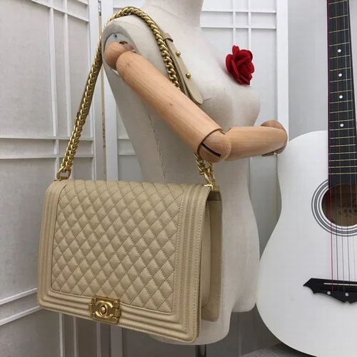 11 Chanel Le Boy Flap Bag Medium Women Luxury Quilted Leather