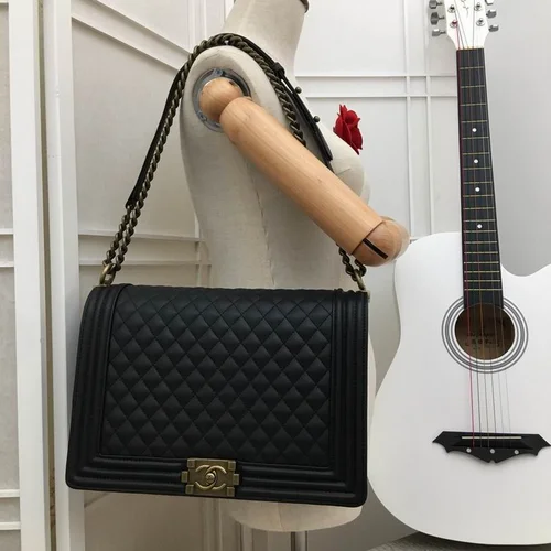 11 Chanel Le Boy Flap Bag Medium Women Luxury Quilted Leather