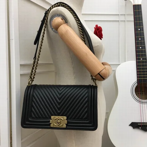 11 Chanel Le Boy Flap Bag Medium Women Luxury Quilted Leather