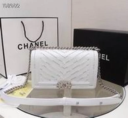 11 Chanel Le Boy Flap Bag Medium Women Luxury Quilted Leather