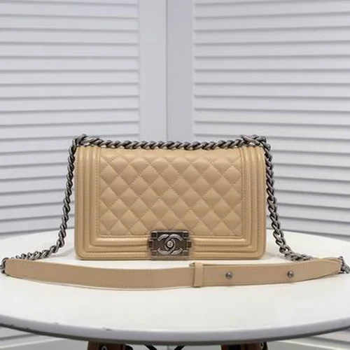 11 Chanel Le Boy Flap Bag Medium Women Luxury Quilted Leather