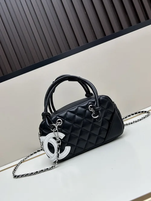 11 Chanel Hilton Large Tote Bag Women Luxury Canvas Designer