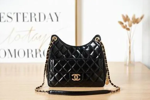 Chanel Original Hobo Bag Medium Authentic Quilted Luxury