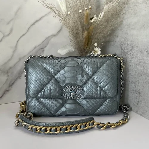 Chanel Original Messenger Bag Crossbody Authentic Luxury