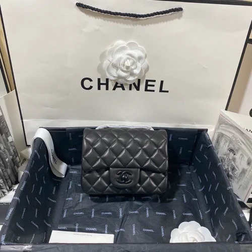Chanel Original Classic Flap CF Medium Authentic Caviar Luxury