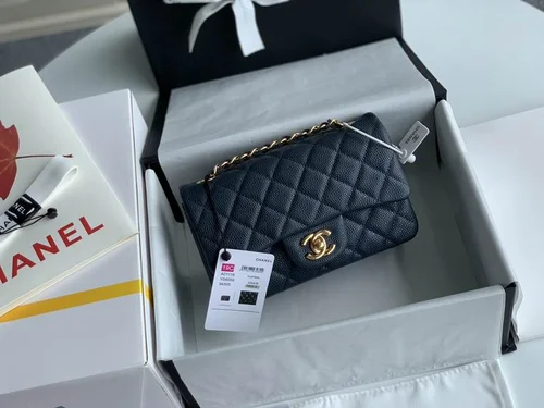 Chanel Original Classic Flap CF Medium Authentic Caviar Luxury