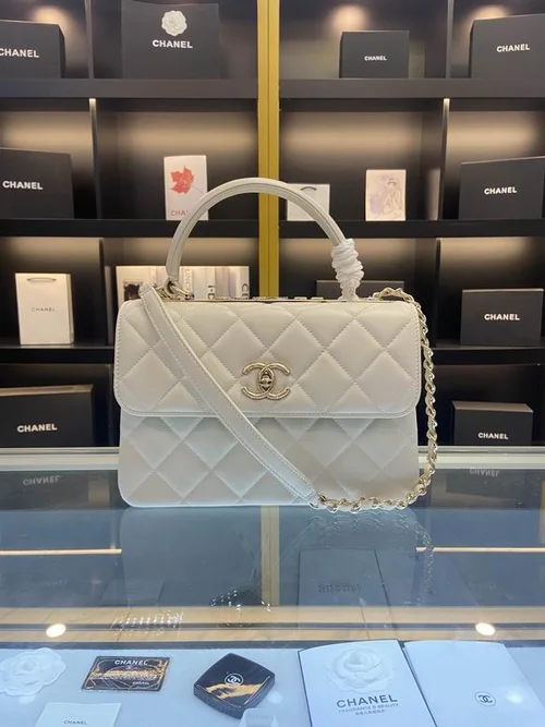 Chanel Original Classic Flap CF Medium Authentic Caviar Luxury