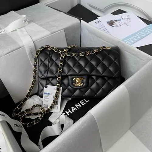 Chanel Original Classic Flap CF Medium Authentic Caviar Luxury