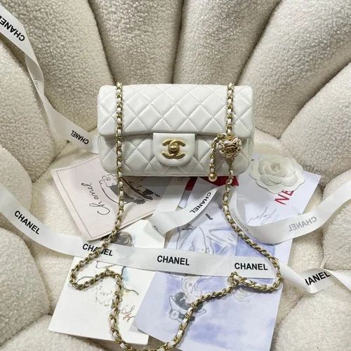 Chanel Original Classic Flap CF Medium Authentic Caviar Luxury