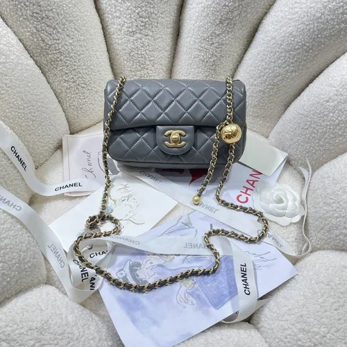 Chanel Original Classic Flap CF Medium Authentic Caviar Luxury