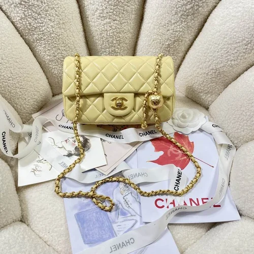 Chanel Original Classic Flap CF Medium Authentic Caviar Luxury