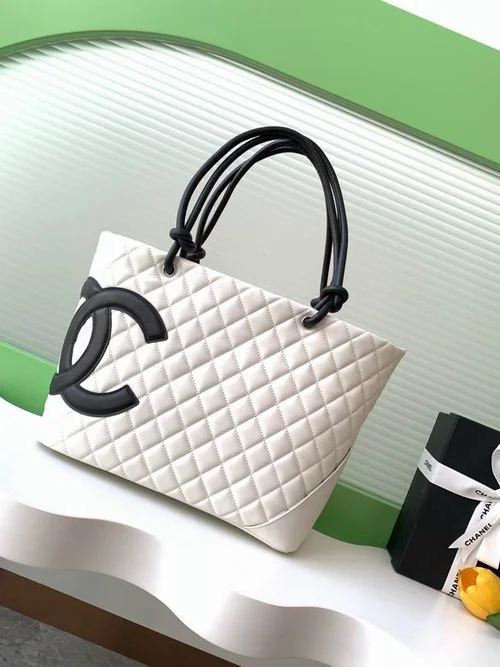 Chanel Original Women's Handbag Authentic Quilted Luxury