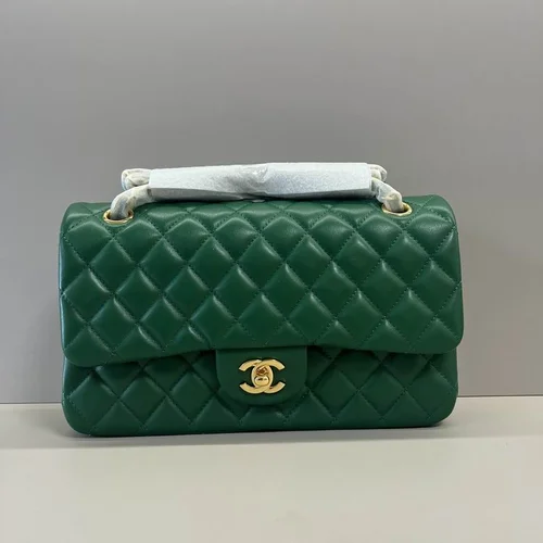 Chanel Original Classic Flap CF Medium Authentic Caviar Luxury