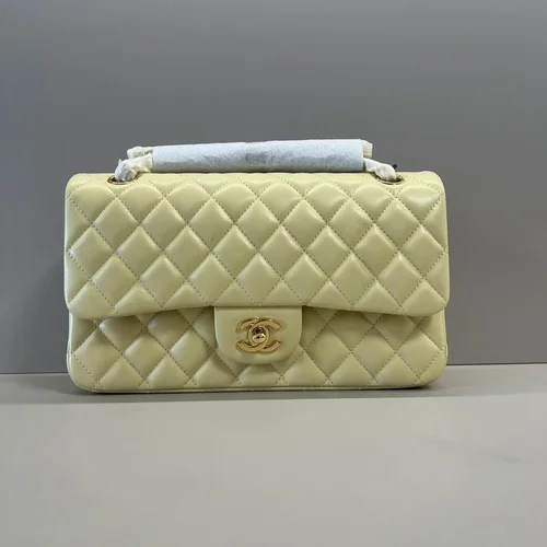 Chanel Original Classic Flap CF Medium Authentic Caviar Luxury