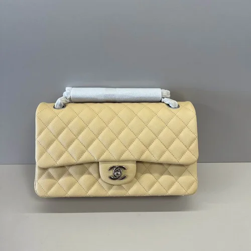 Chanel Original Classic Flap CF Medium Authentic Caviar Luxury