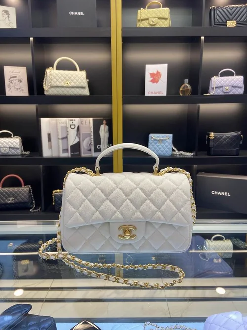 Chanel Original Classic Flap CF Medium Authentic Caviar Luxury