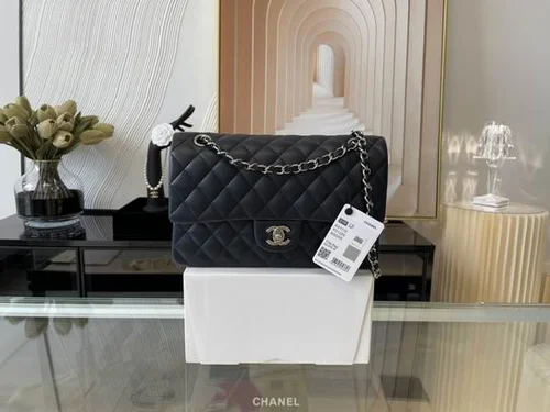 Chanel Original Classic Flap CF Medium Authentic Caviar Luxury