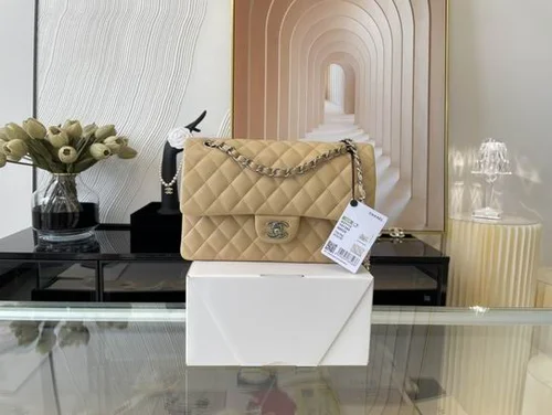 Chanel Original Classic Flap CF Medium Authentic Caviar Luxury