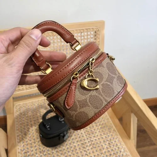 11 Coach Bucket Bag Small Drawstring Women Luxury Leather