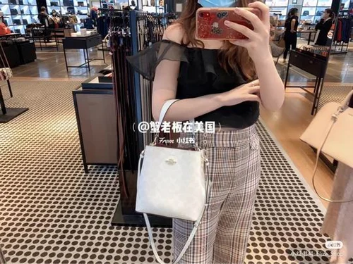 11 Coach Bucket Bag Small Drawstring Women Luxury Leather